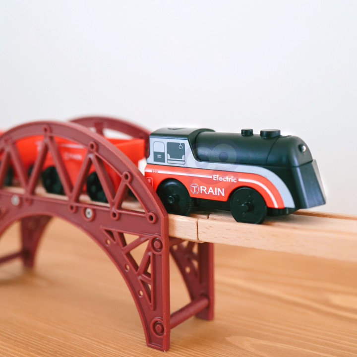 WOOPIE Electric Locomotive Train Magnet Cars