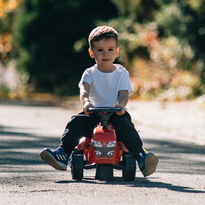 FALK Traktorek Baby Massey Ferguson Czerwony z Przyczepką + akc. Od 12 Miesięcy