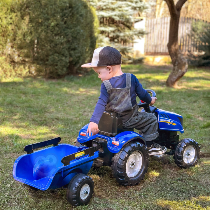 FALK New Holland Pedal Tractor with Trailer and Opening Bonnet 2-5 years