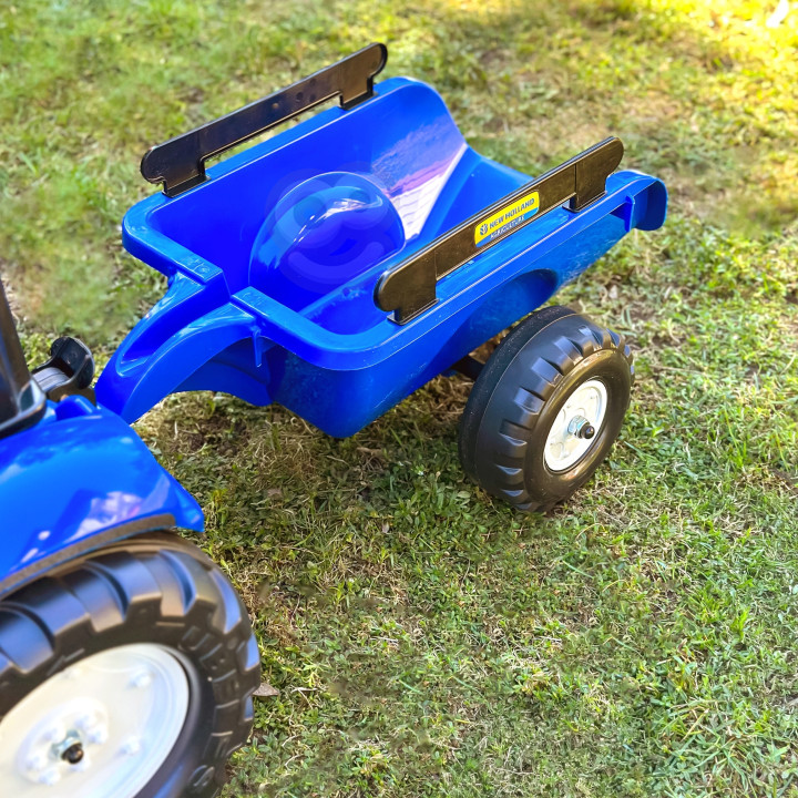 FALK New Holland Pedal Tractor with Trailer and Opening Bonnet 2-5 years