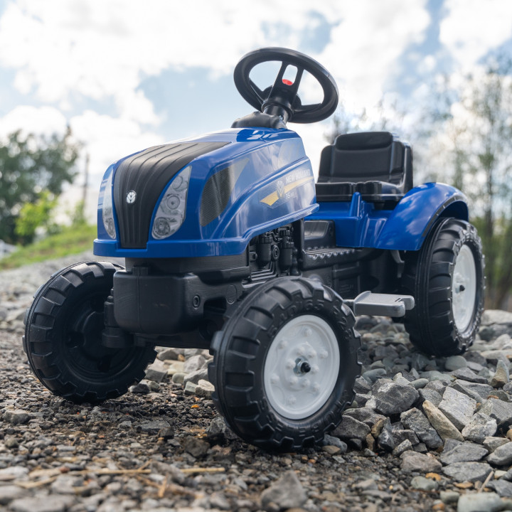FALK New Holland Pedal Tractor with Trailer and Opening Bonnet 2-5 years