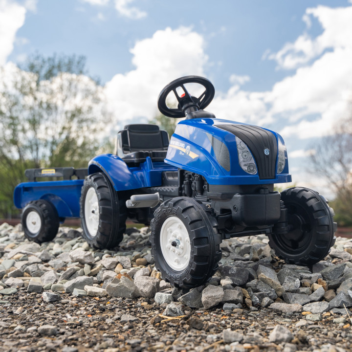 FALK New Holland Pedal Tractor with Trailer and Opening Bonnet 2-5 years