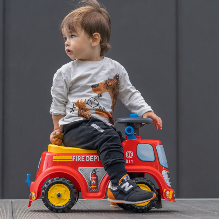 FALK Ride-on Fire Truck with Horn from 1 year