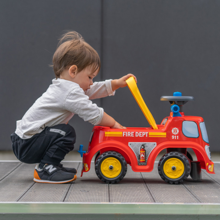FALK Ride-on Fire Truck with Horn from 1 year
