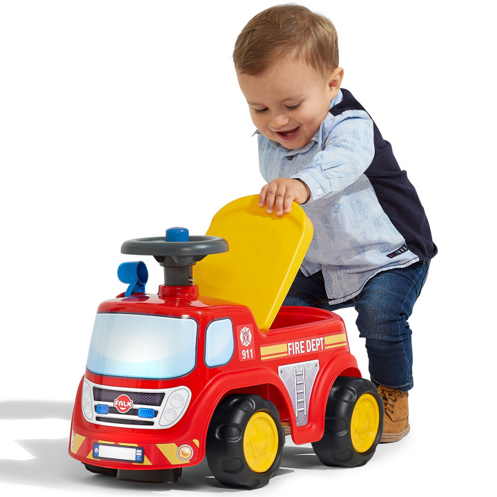 FALK Ride-on Fire Truck with Horn from 1 year