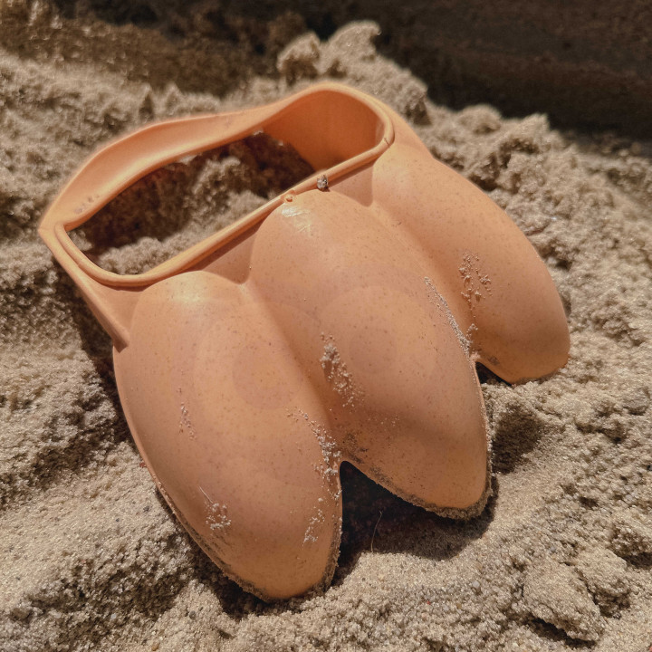WOOPIE GREEN Claw Sand Scoop BIODEGRADABLE ORGANIC MATERIAL