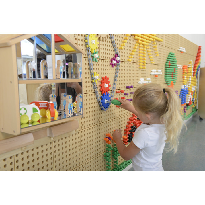MASTERKIDZ Gears and Chain Wall Board 79 Pieces. Build your own mechanism.