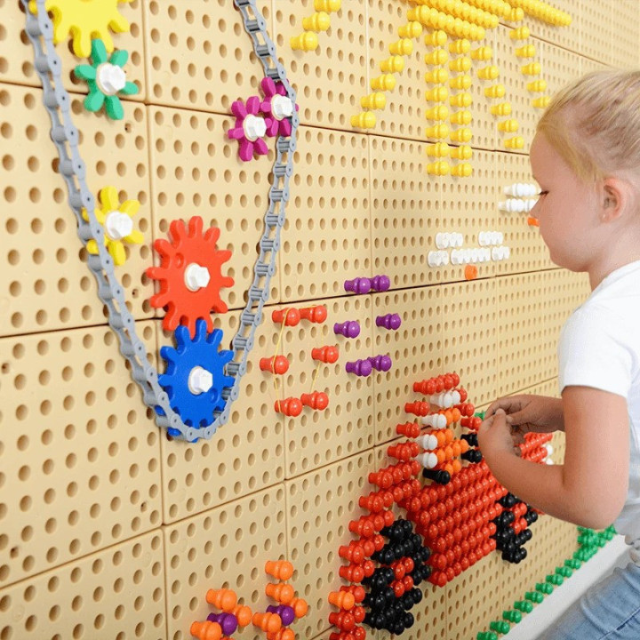 MASTERKIDZ Gears and Chain Wall Board 79 Pieces. Build your own mechanism.