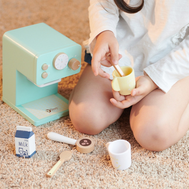 Wooden Coffee Maker for Kids – Little Barista | Classic World