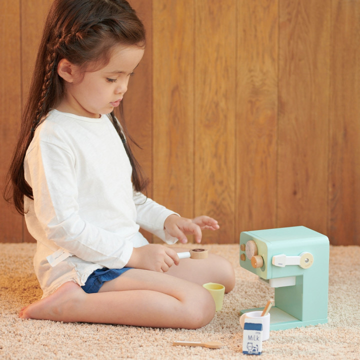 Wooden Coffee Maker for Kids – Little Barista | Classic World