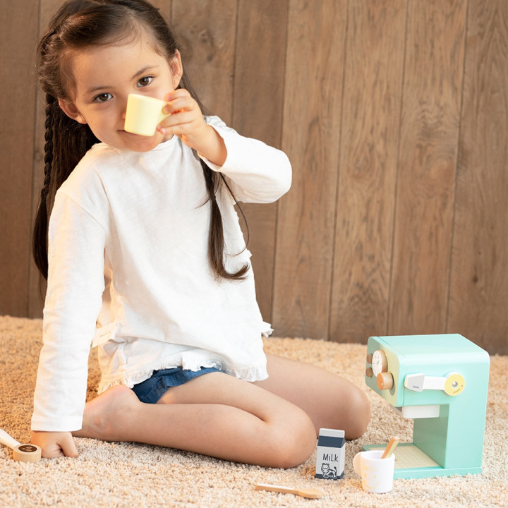 Wooden Coffee Maker for Kids – Little Barista | Classic World