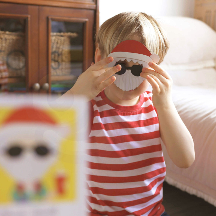 CLASSIC WORLD Magnetic Puzzle Fashion Photos Boys 32 pcs.
