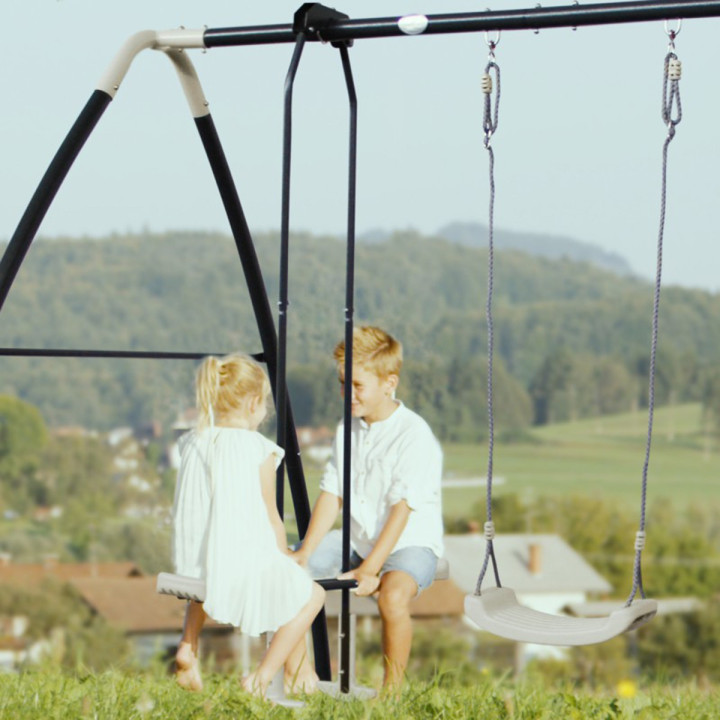 AXI Garden Swings with a Metal Frame for Children