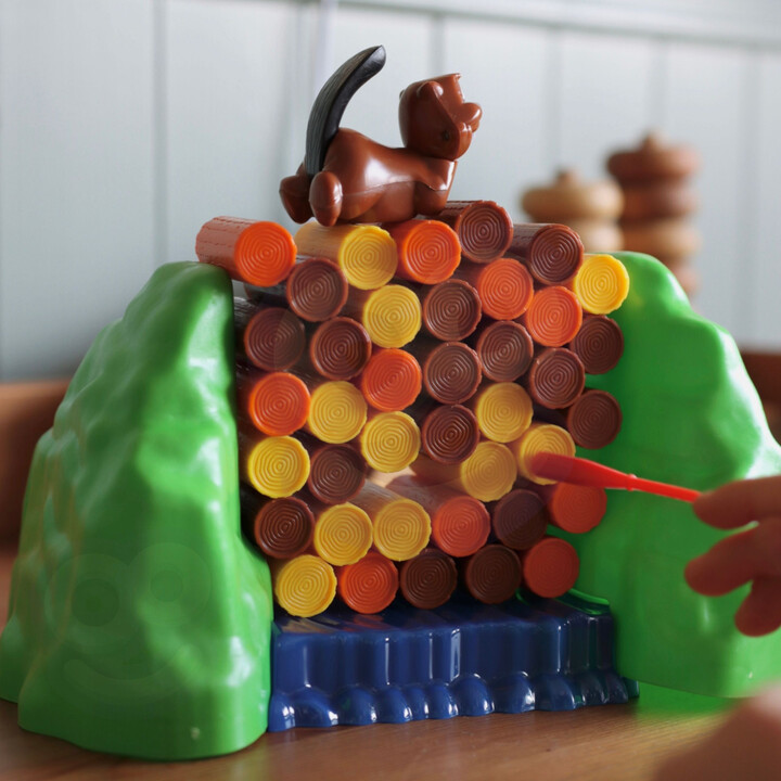 WOOPIE Falling Beaver Dam Arcade Game