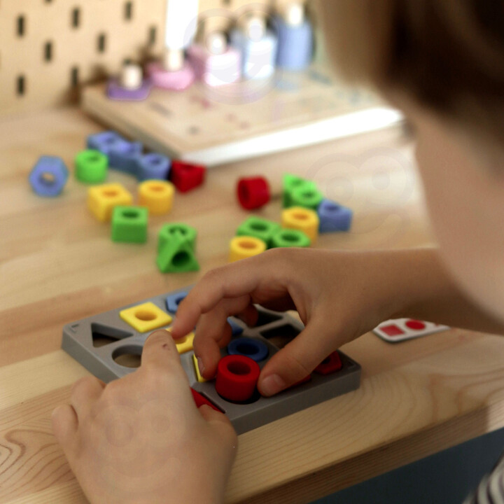 WOOPIE Match Shapes Puzzle Game
