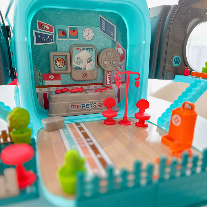 WOOPIE Little Veterinarian Set 3in1 House in a Backpack Dog