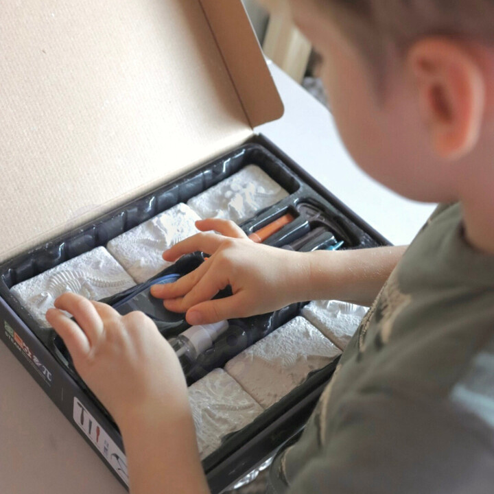 WOOPIE "Little Archaeologist" Excavation of 6 Dinosaur Skeletons