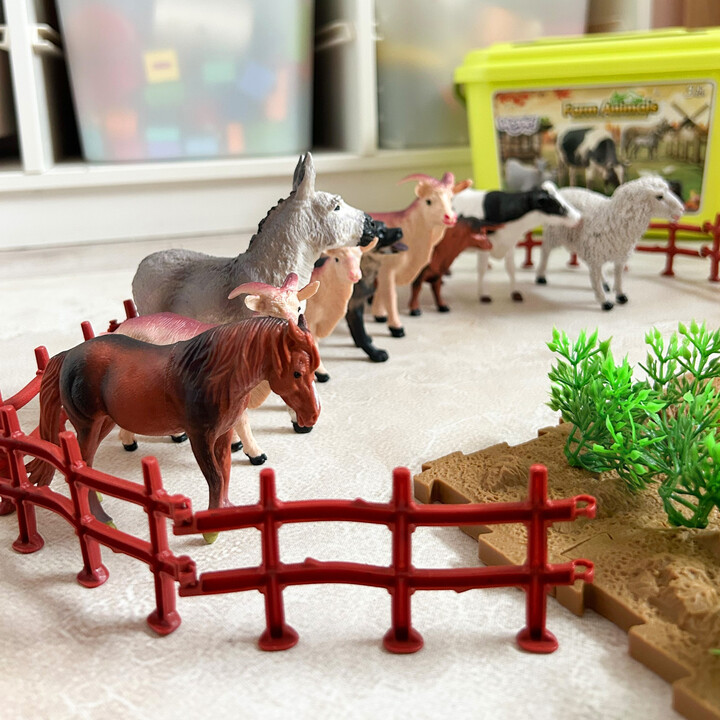 WOOPIE Set of Farm Figures + Chest 57 pcs.
