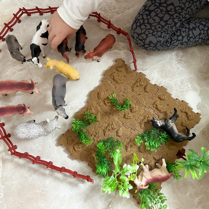 WOOPIE Set of Farm Figures + Chest 57 pcs.
