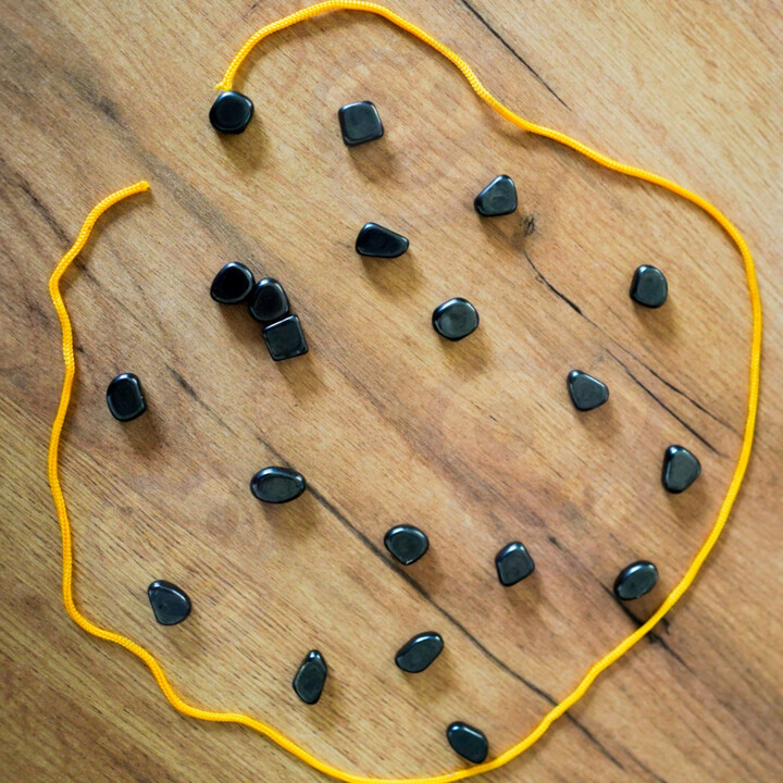 WOOPIE Game Magnetic Stones in a String 20 pcs.