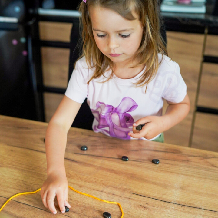 WOOPIE Game Magnetic Stones in a String 20 pcs.