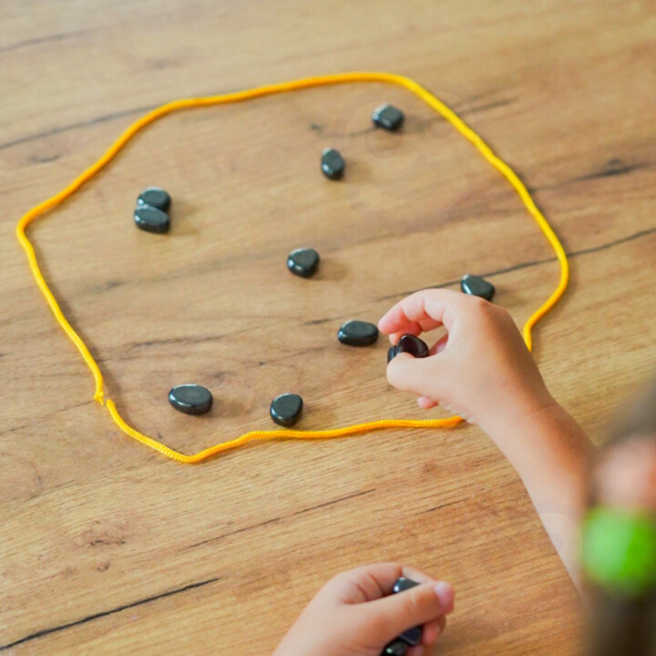 WOOPIE Game Magnetic Stones in a String 20 pcs.