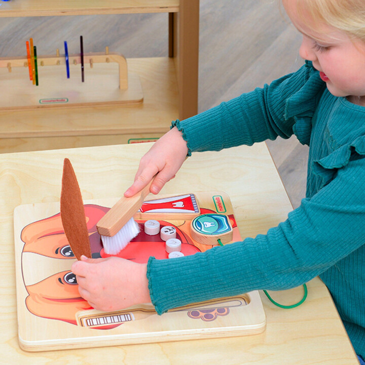 MASTERKIDZ Learning Healthy Oral Hygiene with a Dog as an Example - Montessori Educational Wall Chart