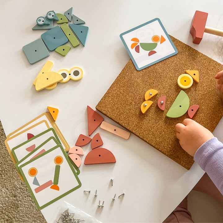 WOOPIE GREEN Wooden Nailing Hammer Puzzle 20 patterns 82 pcs.