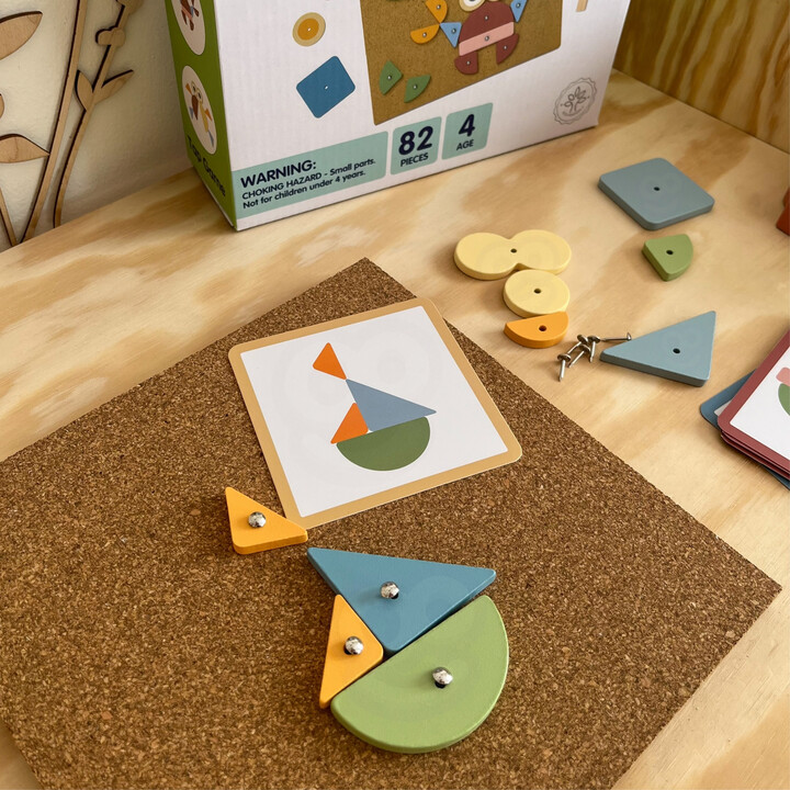 WOOPIE GREEN Wooden Nailing Hammer Puzzle 20 patterns 82 pcs.
