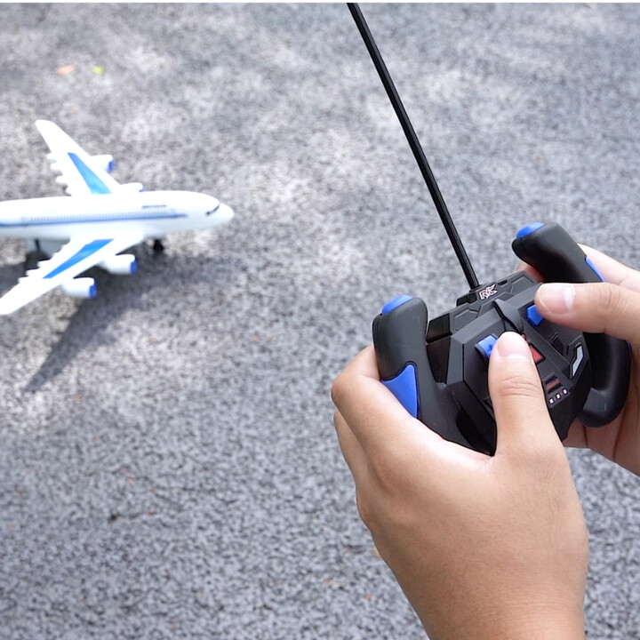 WOOPIE Remote Controlled Passenger Airline