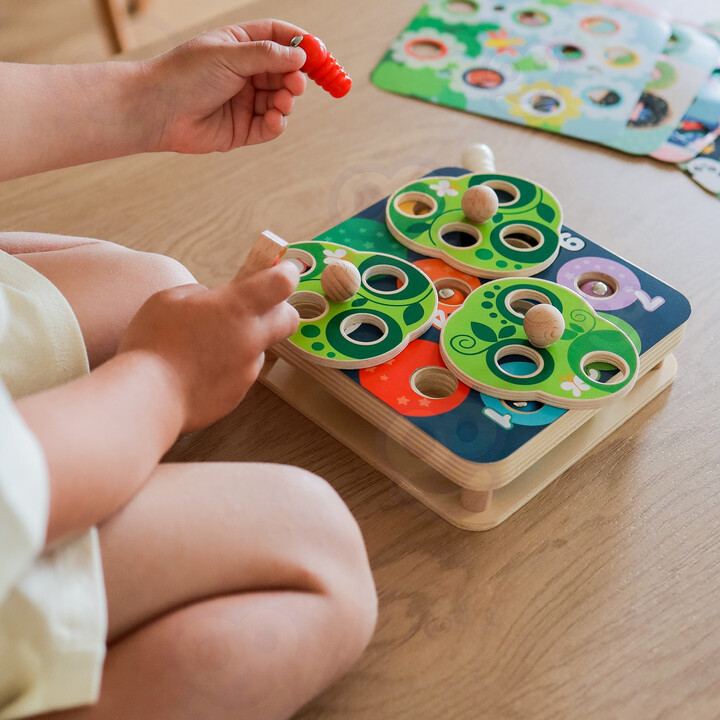 TOOKY TOY 2-in-1 Wooden Arcade Game Pull the Bugs for Kids