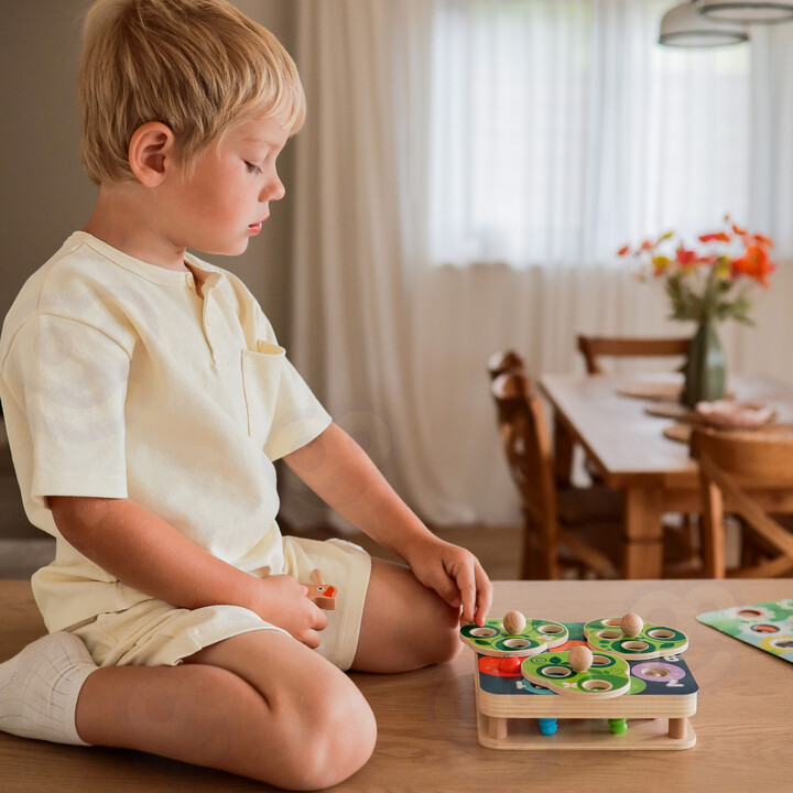 TOOKY TOY 2-in-1 Wooden Arcade Game Pull the Bugs for Kids