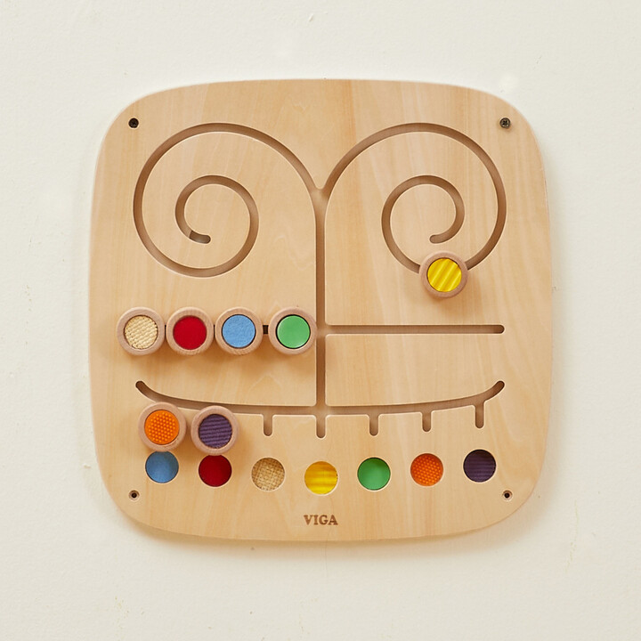VIGA Wooden Manipulative Sensory Maze Touch and Match Board
