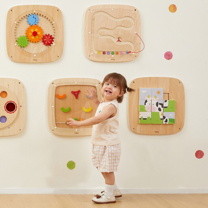 VIGA Wooden Sensory Manipulation Board Gravitational Flow