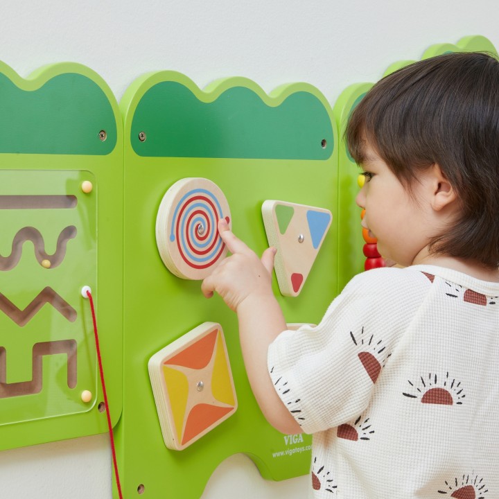 VIGA Crocodile Manipulative Sensory Board FSC Montessori Certificate