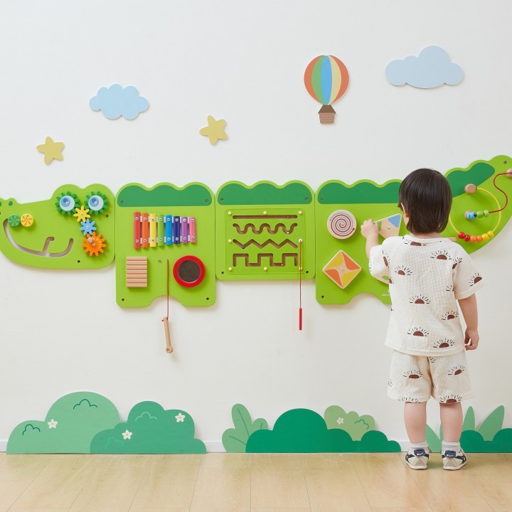VIGA Crocodile Manipulative Sensory Board FSC Montessori Certificate