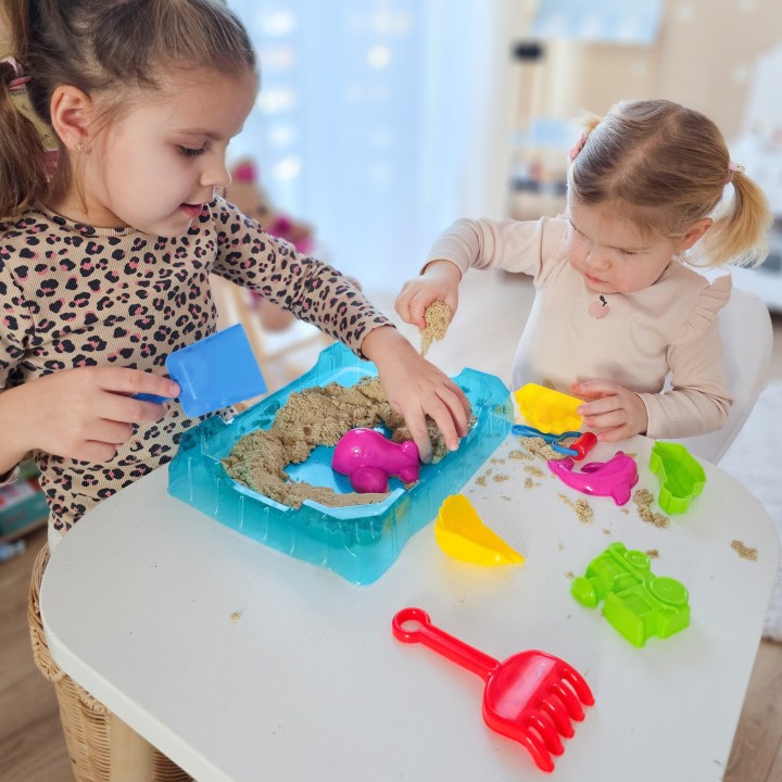 WOOPIE Kinetic Sand 0.5 kg with Table and Molds