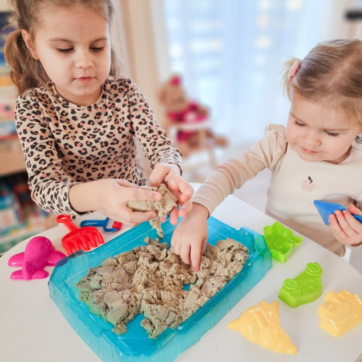 WOOPIE Piasek Kinetyczny 0,5 kg ze Stolikem i Foremkami