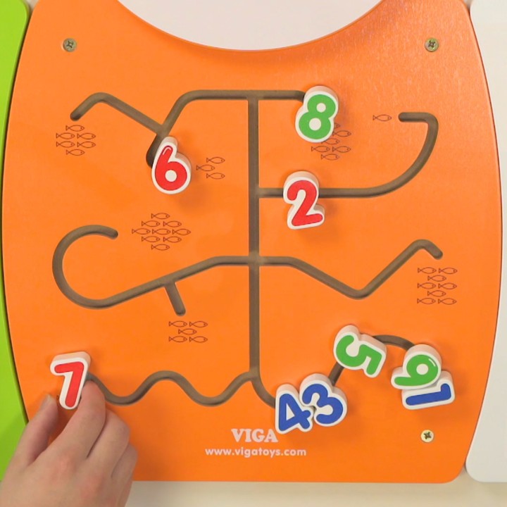Montessori wooden educational kitten manipulation board - Viga Toys