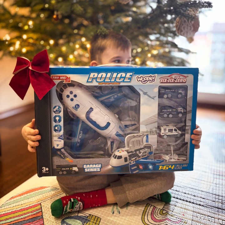 Large Police Transporter Plane with Cars and Sounds - WOOPIE