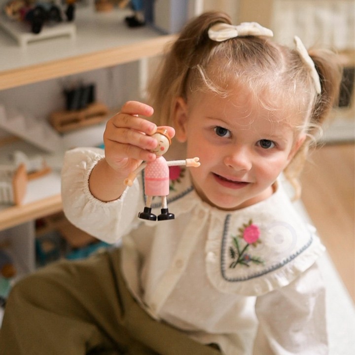 Duży Drewniany Domek dla Lalek TOOKY TOY z Figurkami FSC