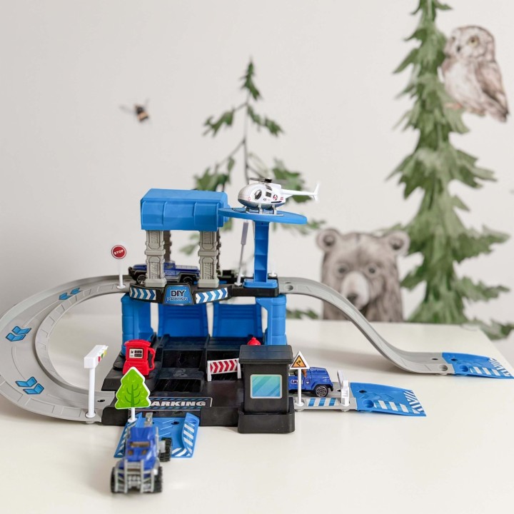 Police Parking Lot with Cars and a Helicopter - Woopie Kids Toy