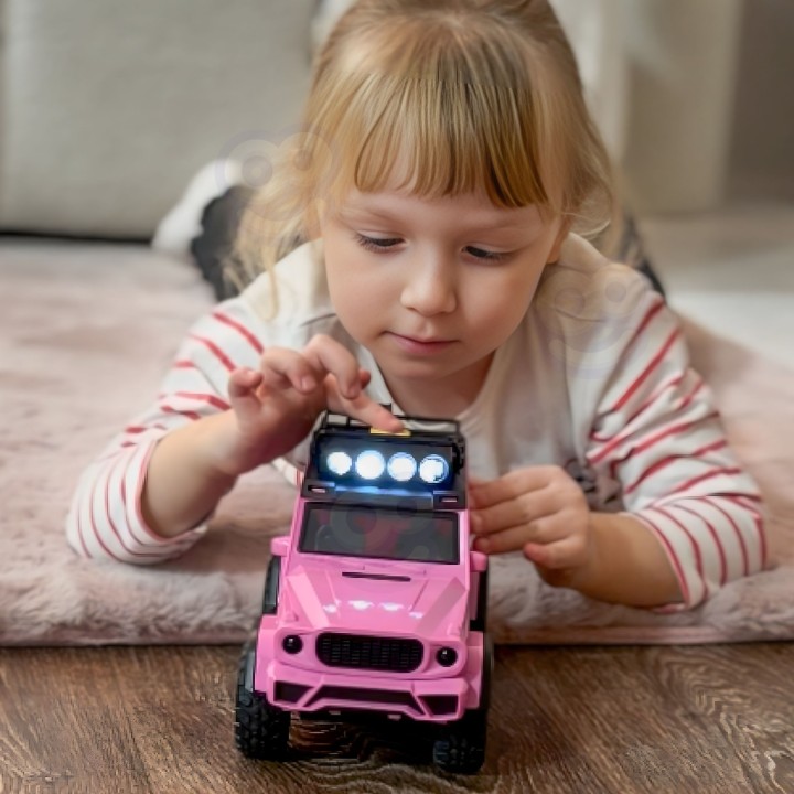 Różowy SUV z przyczepą i figurką konia – realistyczny zestaw od WOOPIE