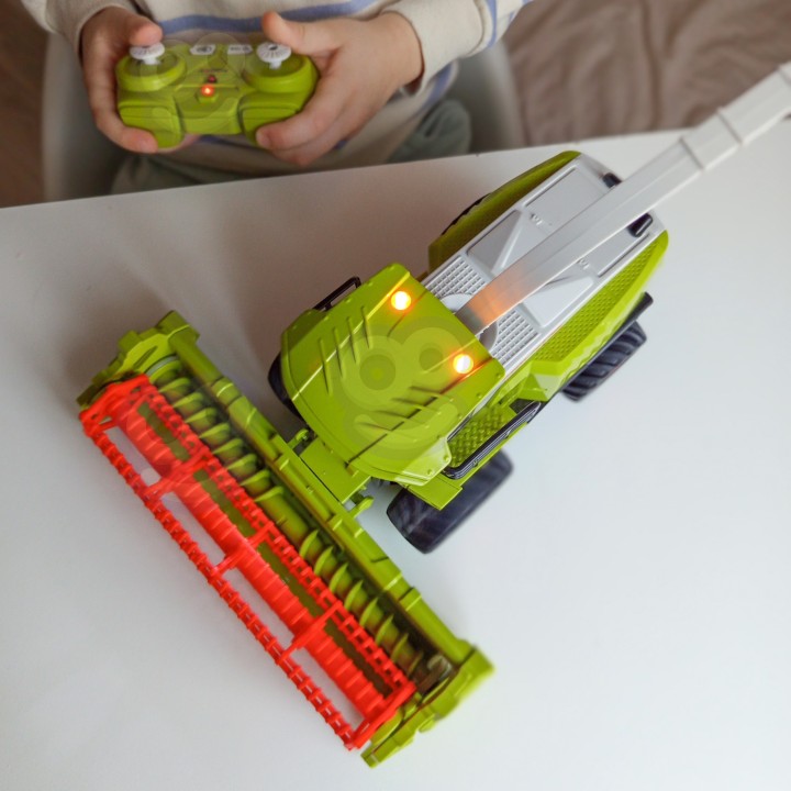 Remote Controlled Harvester with Woopie Accessories – Realistic Fun