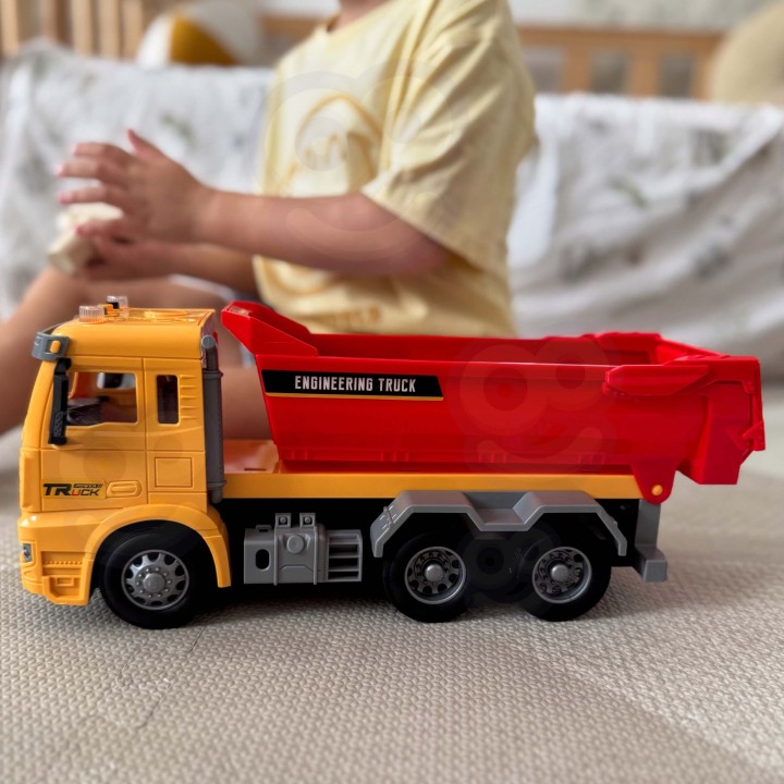 WOOPIE Construction Dump Truck 1:12 with Light and Sound Effects