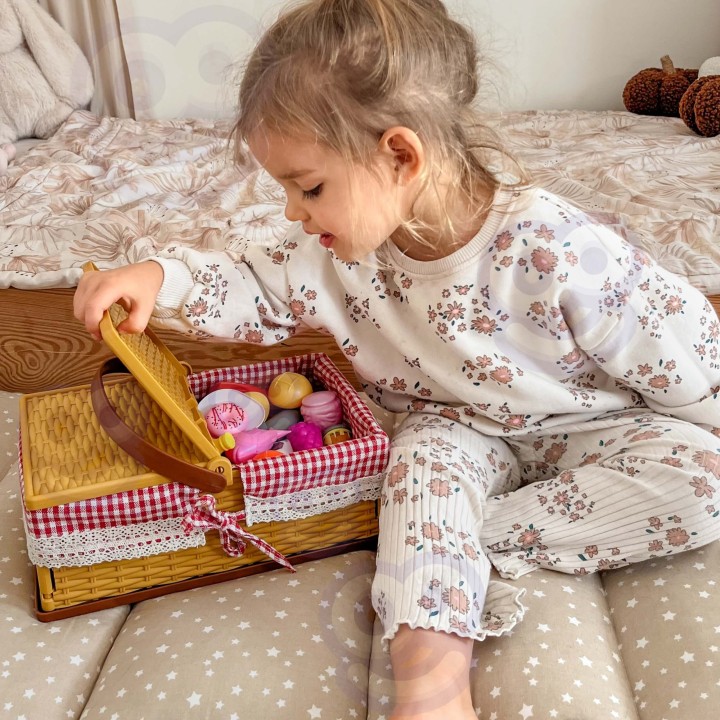 103 Piece Picnic Basket Set - Woopie Play and Learn