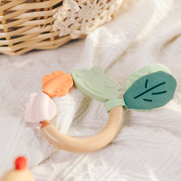 Wooden Sensory Teether EKO Classic World 0m+