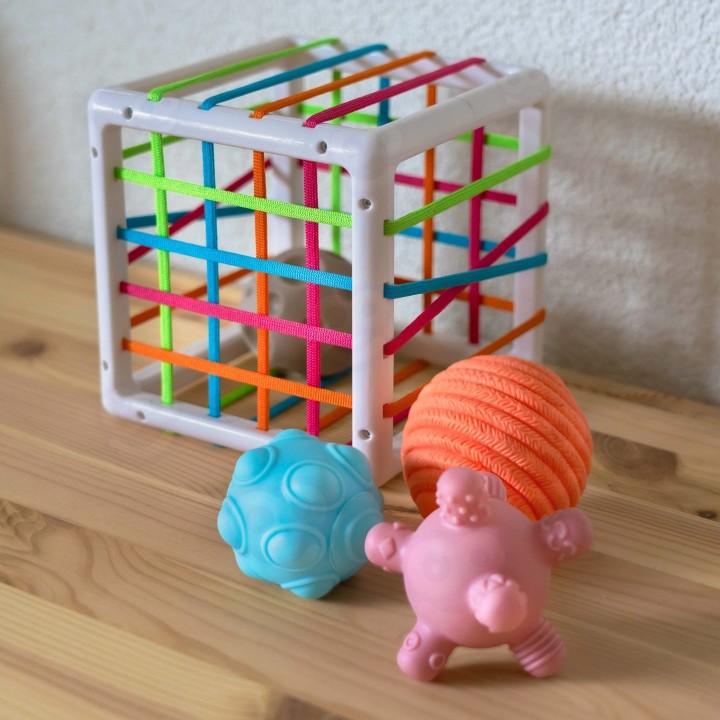 Elastyczna kostka sensoryczna sorter edukacyjny dla dzieci 3+ - WOOPIE