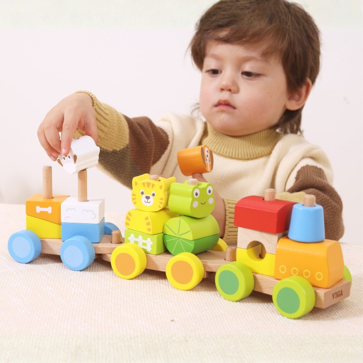 Colorful wooden train – creative fun for toddlers 18M+