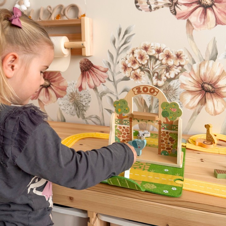Wooden Zoo in a Tooky Toy Bag - Safari with Figures and Vehicles